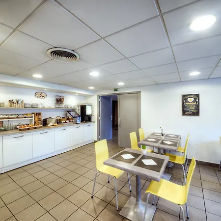 Zenitude Hôtel-résidences La 3* Besançon