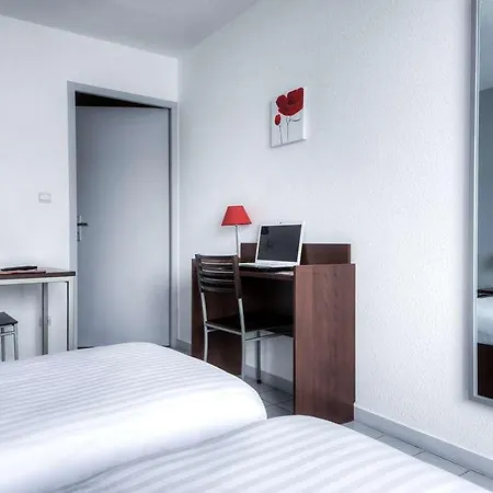 Отель Comfort La 3*