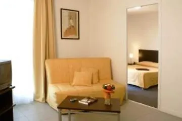 Отель Comfort La 3*