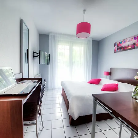 Hotel Zenitude Hôtel-résidences La 3*